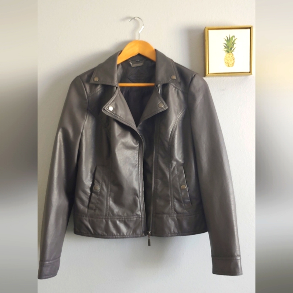 Moto jacket women faux leather JouJou color gray size Large Good Condition Zip